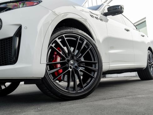 Used 2022 Maserati Levante Modena S image 4