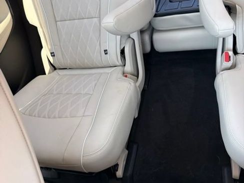 Used 2023 Buick Enclave Avenir w/ Avenir Technology Package AWD/4WD image 5