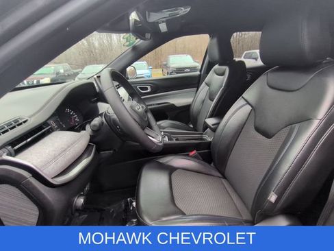 Used 2023 Jeep Compass Latitude AWD/4WD image 18