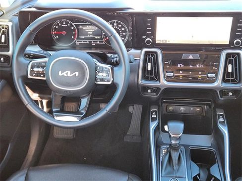 Used 2023 Kia Sorento S image 27