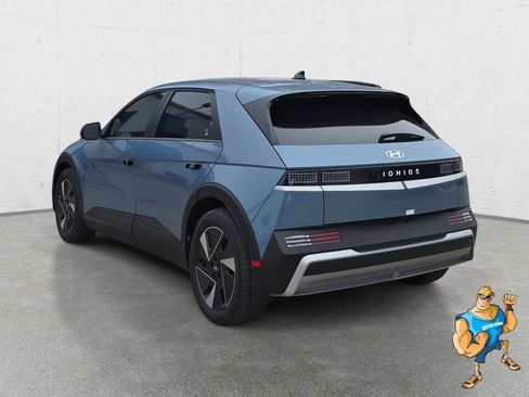 New 2026 Hyundai Ioniq 5 SE image 7