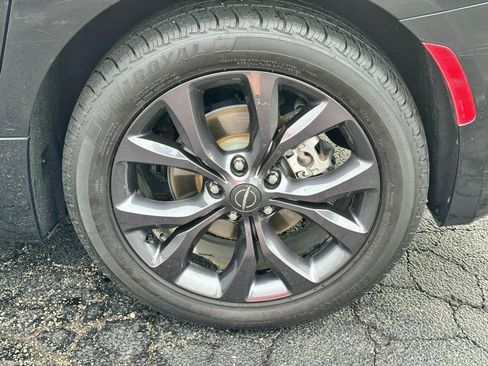 Used 2019 Chrysler Pacifica Touring Plus w/ S Appearance Package FWD image 7