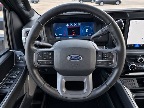 Used 2025 Ford F350 Lariat w/ Lariat Ultimate Package AWD/4WD image 38