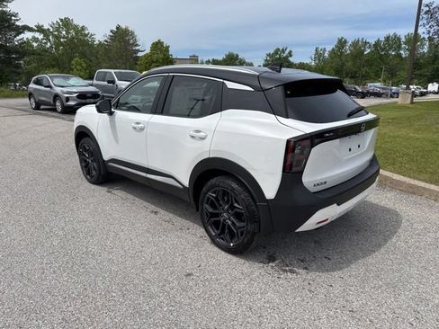 New 2026 Nissan Kicks SR AWD/4WD image 32