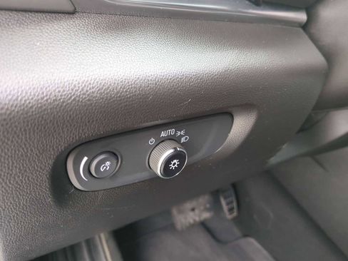 Used 2021 Chevrolet Traverse LS FWD image 35