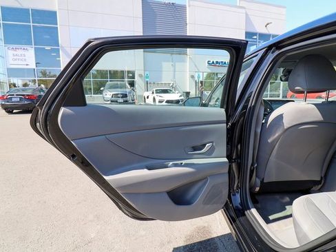 Used 2024 Hyundai Elantra SE image 38