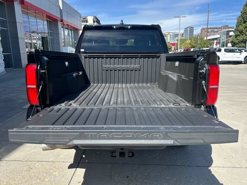 Used 2025 Toyota Tacoma TRD Off-Road AWD/4WD image 15