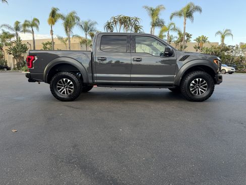 Used 2018 Ford F150 Raptor w/ Equipment Group 802A Luxury AWD/4WD image 5
