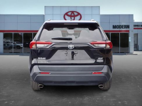 Certified 2020 Toyota RAV4 XLE image 4
