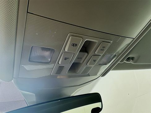 New 2025 Volkswagen Jetta SE image 18