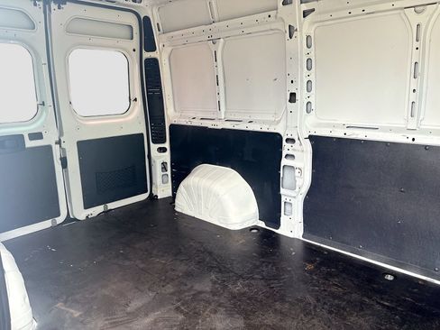 Used 2024 RAM ProMaster 2500 w/ Upfitter's Prep Package FWD image 20