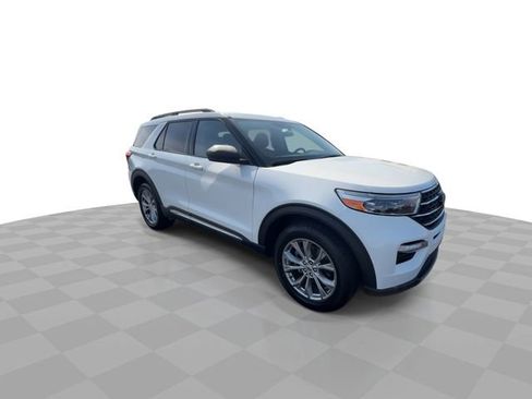 Used 2023 Ford Explorer XLT w/ Equipment Group 202A image 2