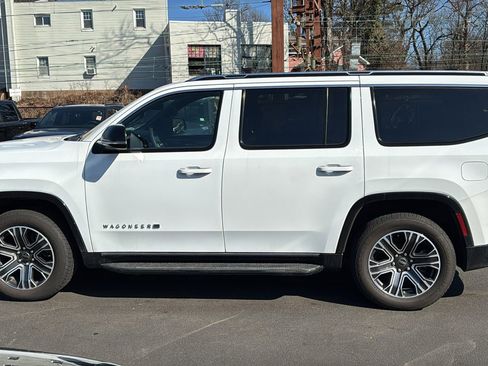 Used 2025 Jeep Wagoneer 4WD w/ Premium Group I image 4