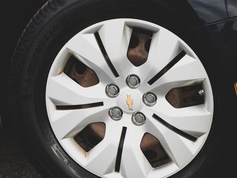 Used 2016 Chevrolet Cruze LS image 2