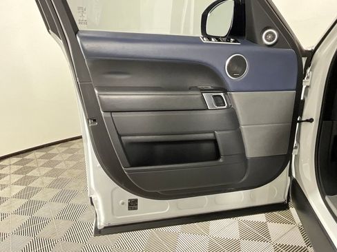 Used 2019 Land Rover Range Rover Sport HSE Dynamic image 18