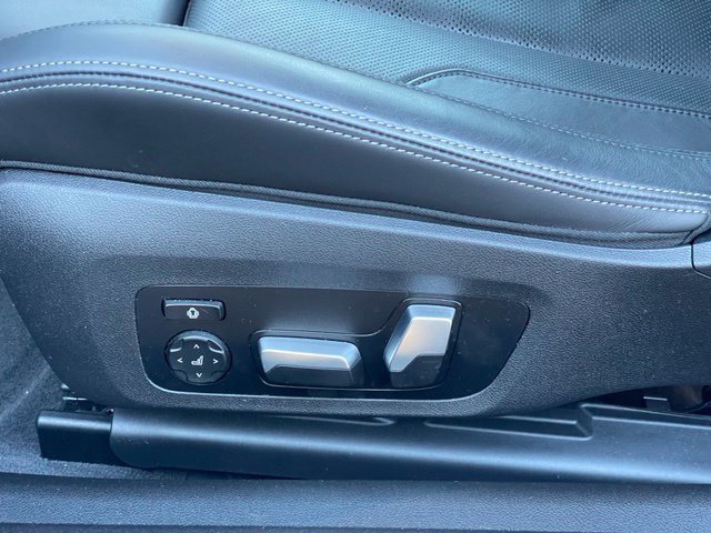 Used 2021 BMW M4 Competition w/ Executive Package RWD image 9