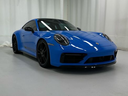 Used 2022 Porsche 911 Carrera 4 GTS AWD/4WD image 2