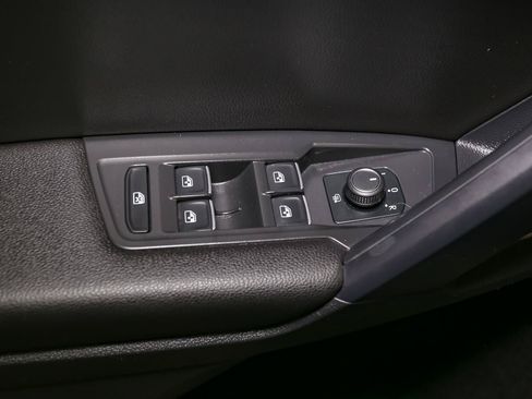 Used 2021 Volkswagen Tiguan SE w/ Panoramic Sunroof Package AWD/4WD image 43