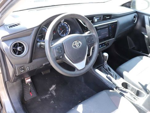 Used 2018 Toyota Corolla LE FWD image 10