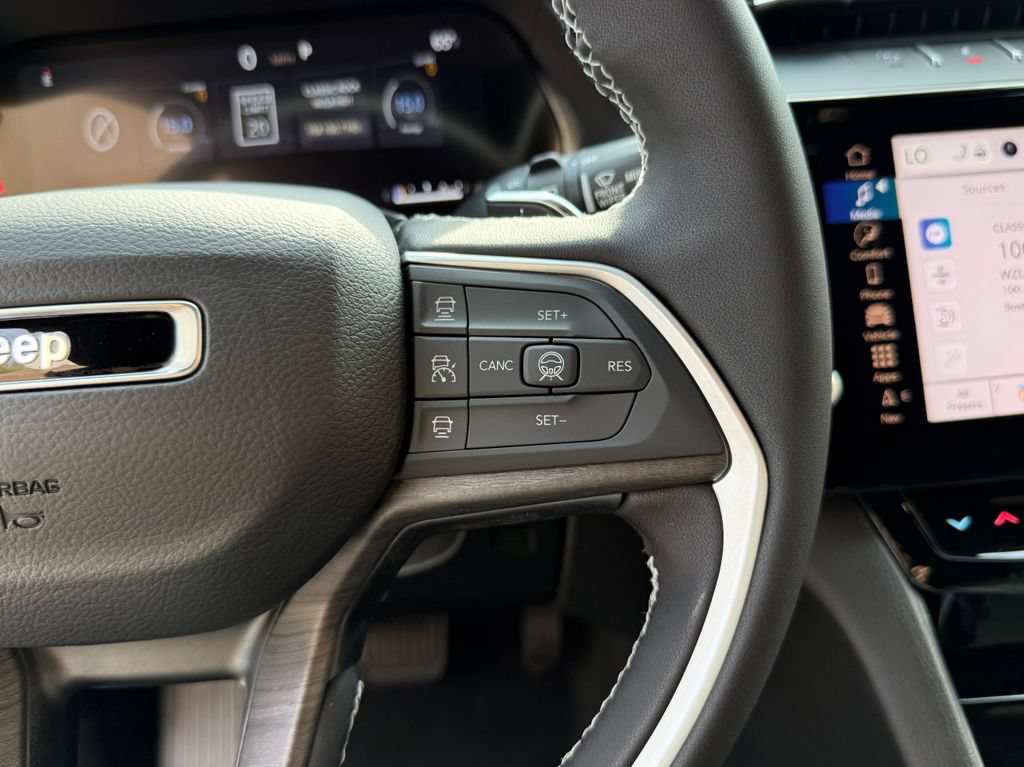 New 2026 Jeep Grand Cherokee Altitude AWD/4WD image 24