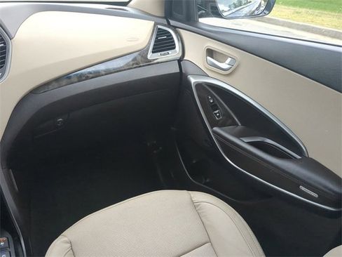 Used 2017 Hyundai Santa Fe Sport image 16