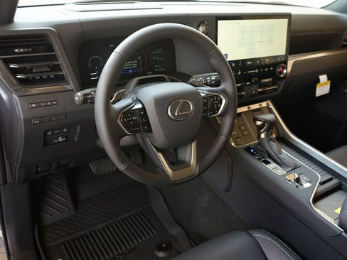 Used 2026 Lexus GX 550 AWD/4WD image 8