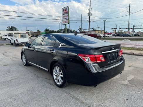 Used 2011 Lexus ES 350 4dr Sdn w/ Preferred Accessory Package image 5