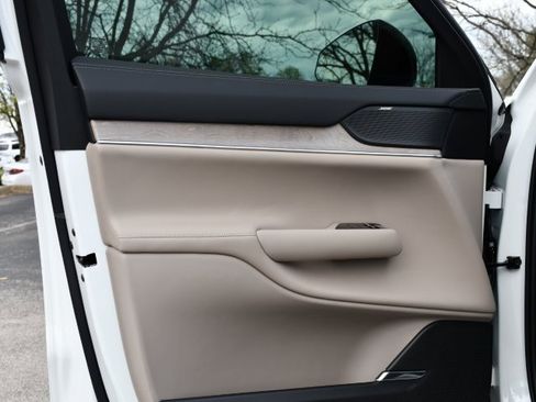 New 2025 Volvo EX90 Plus image 11