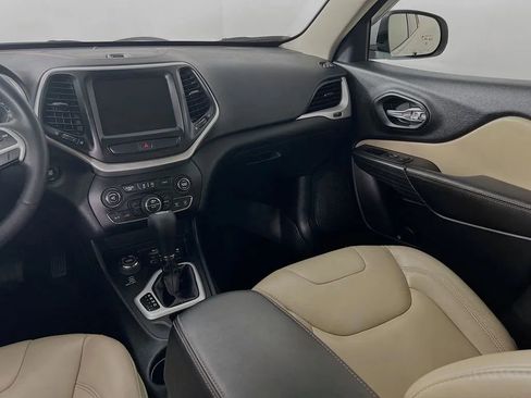 Used 2017 Jeep Cherokee Limited AWD/4WD image 24