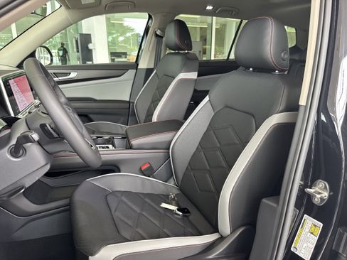 New 2026 Volkswagen Atlas Peak Edition AWD/4WD image 21