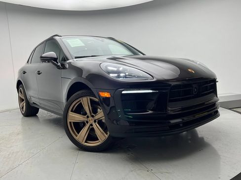 Certified 2024 Porsche Macan S AWD/4WD image 24