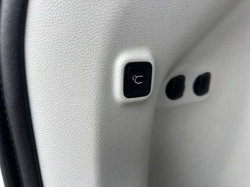 Certified 2019 Jeep Cherokee Limited image 19