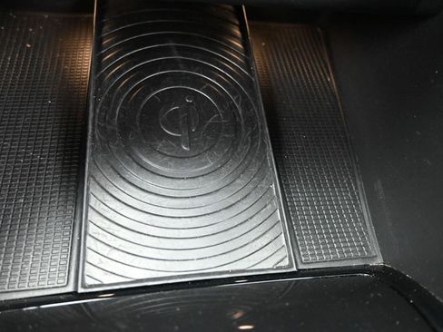 Used 2019 Volvo XC40 T5 R-Design image 36