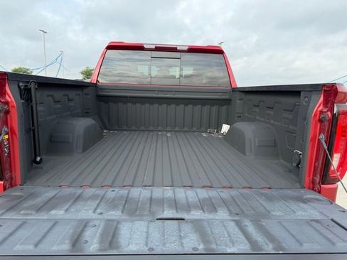 Used 2023 GMC Sierra 1500 SLT image 5