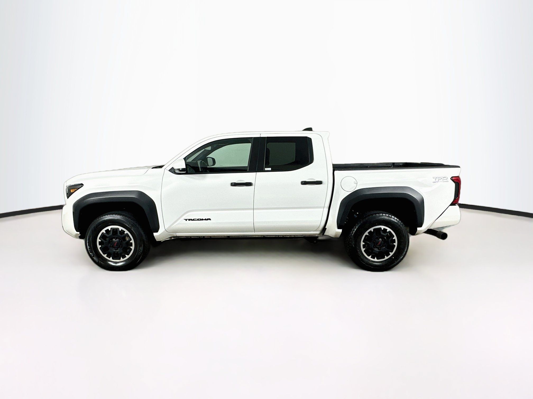 Used 2024 Toyota Tacoma TRD Off-Road AWD/4WD image 4