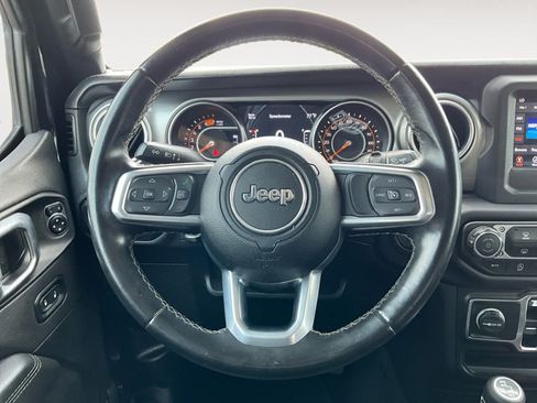 Used 2021 Jeep Wrangler Unlimited Sahara AWD/4WD image 12