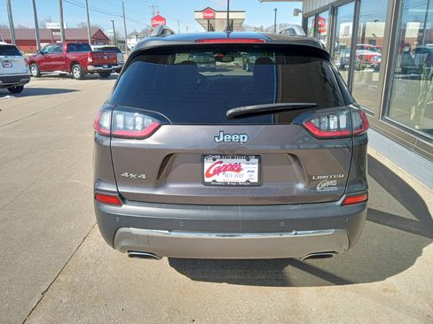 Used 2020 Jeep Cherokee Limited image 3