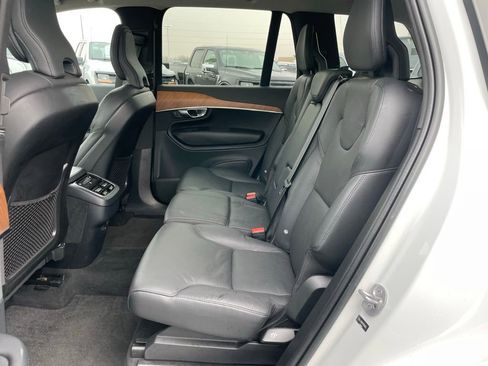 Used 2023 Volvo XC90 B5 Plus image 8