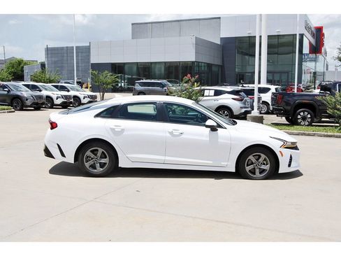 Used 2023 Kia K5 LXS FWD image 6