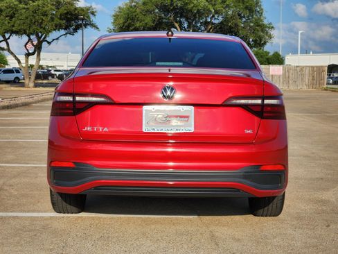 Used 2022 Volkswagen Jetta SE FWD image 5
