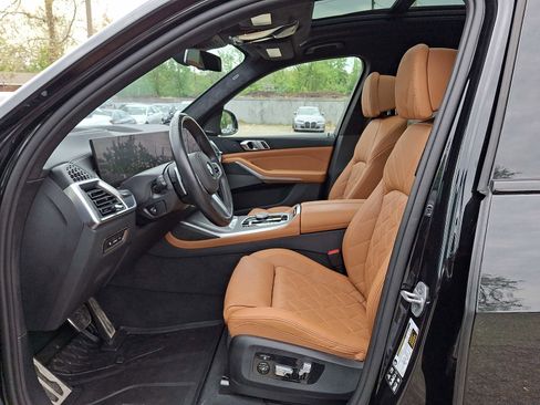 Certified 2024 BMW X7 xDrive40i w/ M Sport Package AWD/4WD image 15