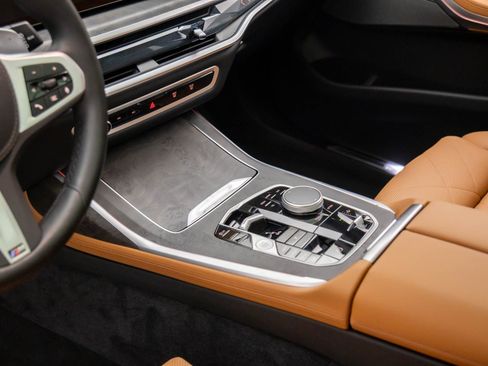 Used 2025 BMW X7 xDrive40i w/ M Sport Package image 13