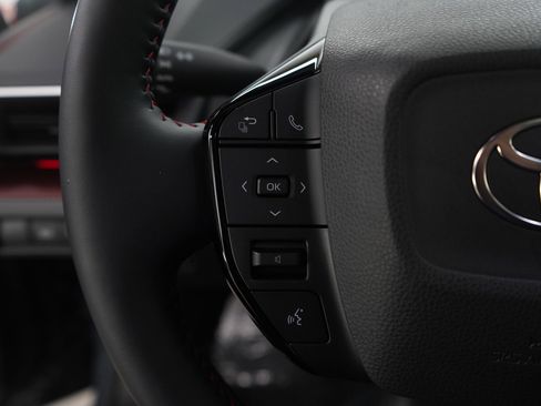 Used 2025 Toyota Prius XSE image 19