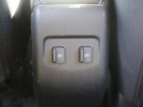 Used 2023 Nissan Kicks SV image 15