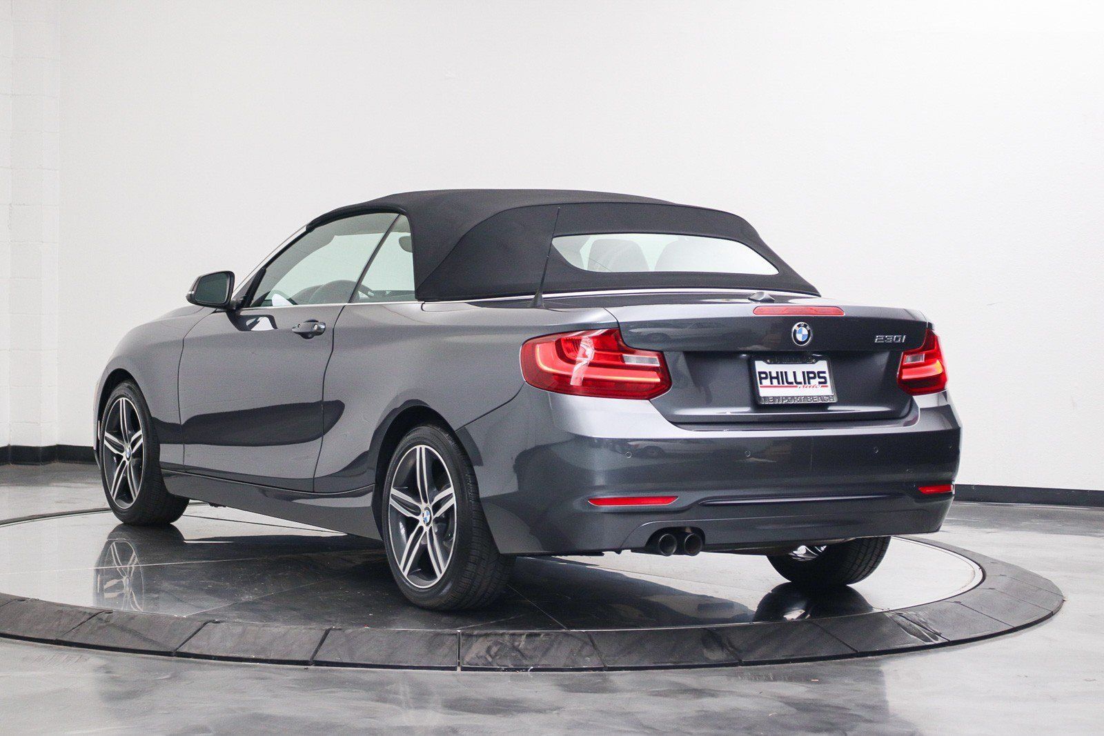 Used 2017 BMW 230i Convertible RWD image 9