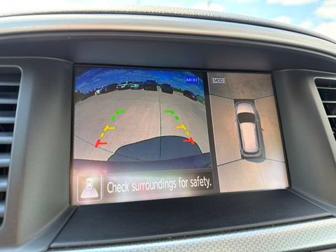 Used 2019 Nissan Pathfinder SL AWD/4WD image 32
