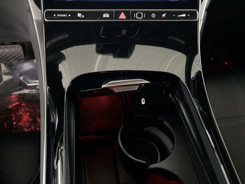 Certified 2025 Mercedes-Benz GLC 300 image 27