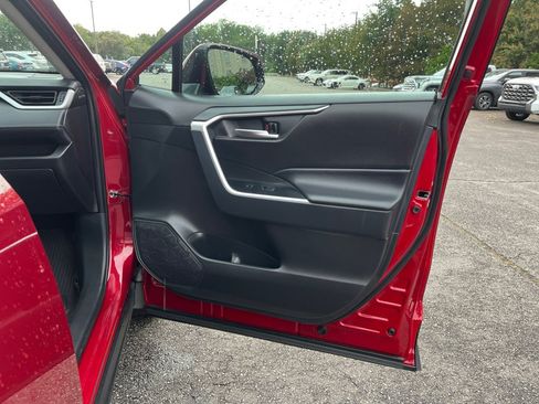 Used 2025 Toyota RAV4 XLE w/ Convenience Package FWD image 32