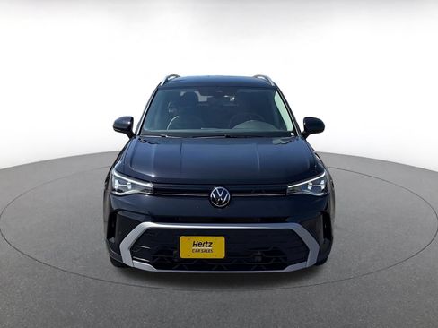 Used 2026 Volkswagen Taos SE FWD image 4