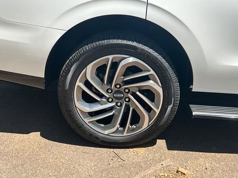 New 2026 Lincoln Navigator Reserve AWD/4WD image 18
